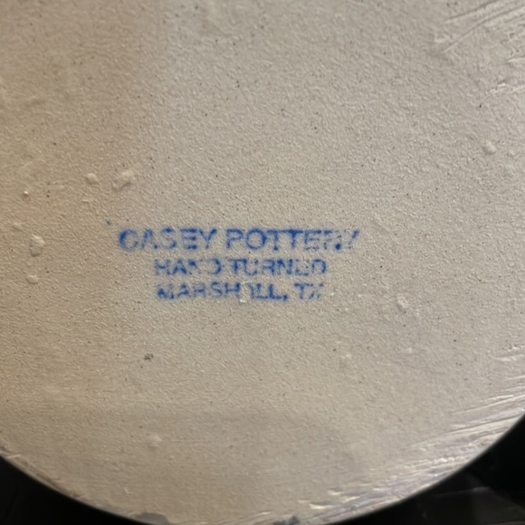 Casey Pottery signed pottery pitcher with vintage heart flowered wreath detail - Picture 5 of 10